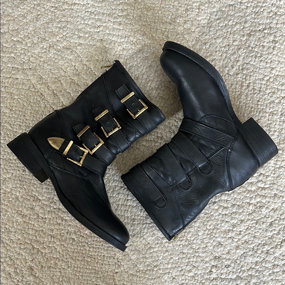 Vintage Black Leather Ankle Boots by Zigi NY